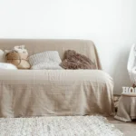 Minimalismo Cálido: Cómo Crear un Espacio Elegante y Acogedor